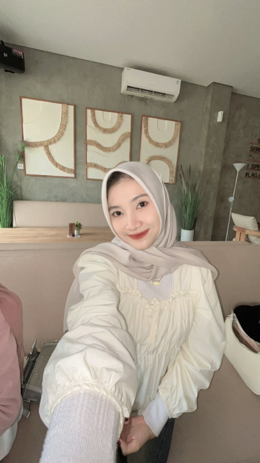 Khiranda Cinta Laura